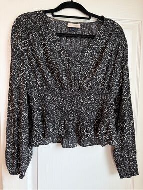 Universal Thread Black Floral Smocked V-Neck Blouse